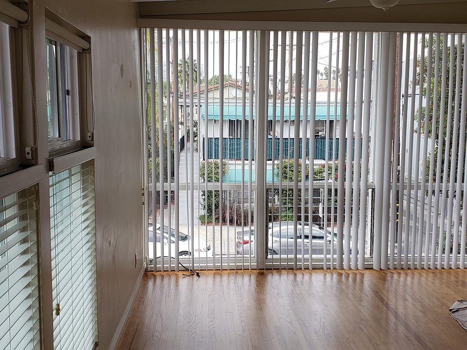 Living area glass wall