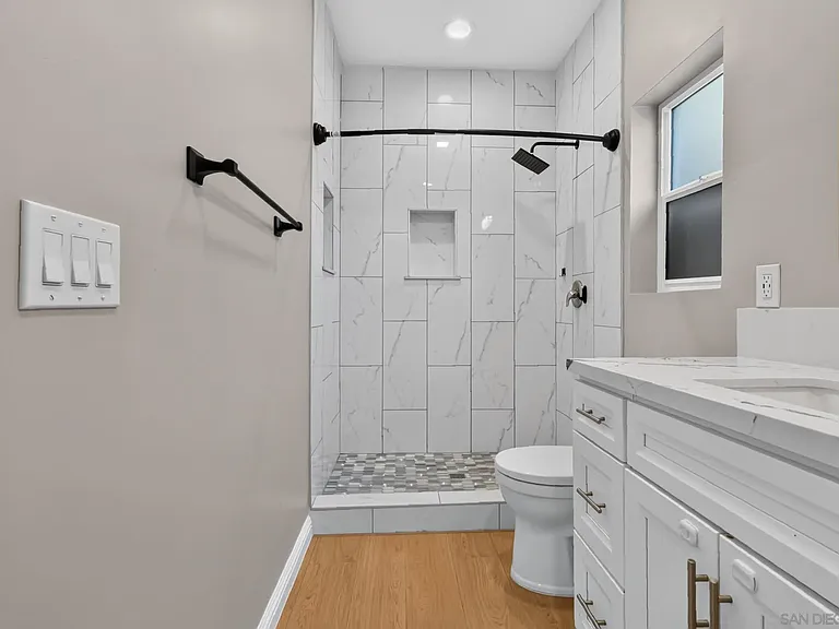 7105 Hoffman Ave #A — Photo 6