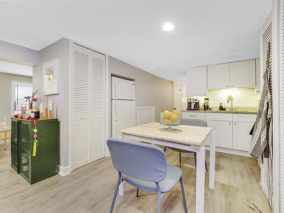 4th image of 3007 N Ashland Ave #Chg