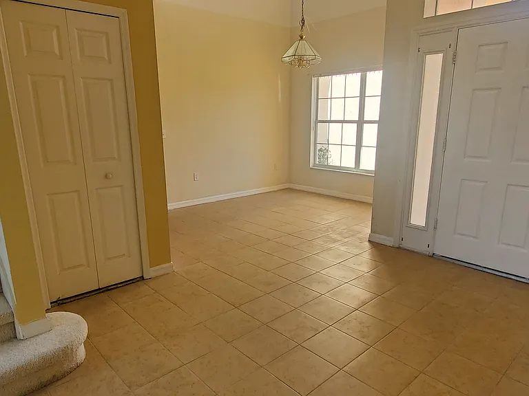 148 Columbia Dr — Photo 16