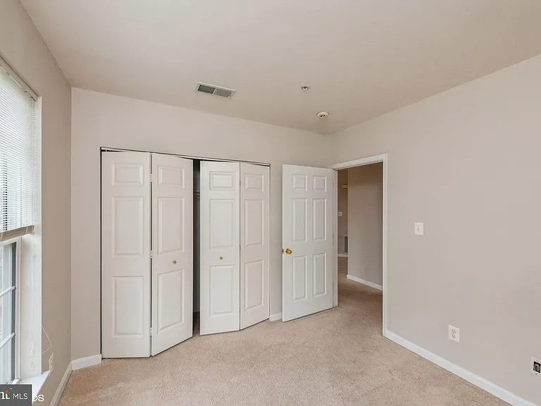 25340 Lake Mist Sq #301 — Photo 19
