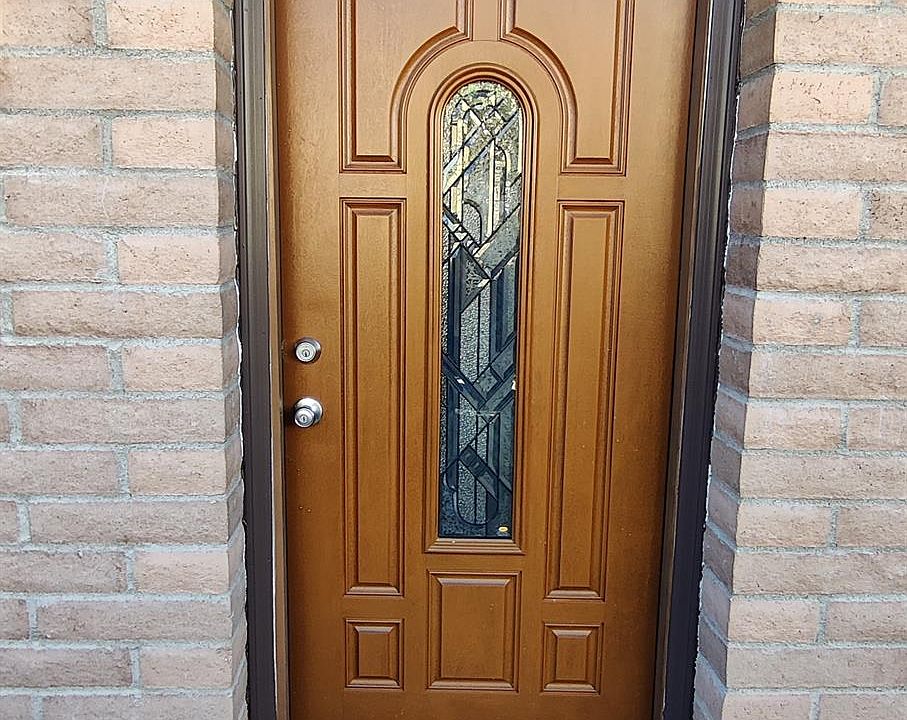 1st image of 332 E Columbia St
