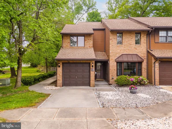 1 Lafayette Ln, Cherry Hill, NJ 08003