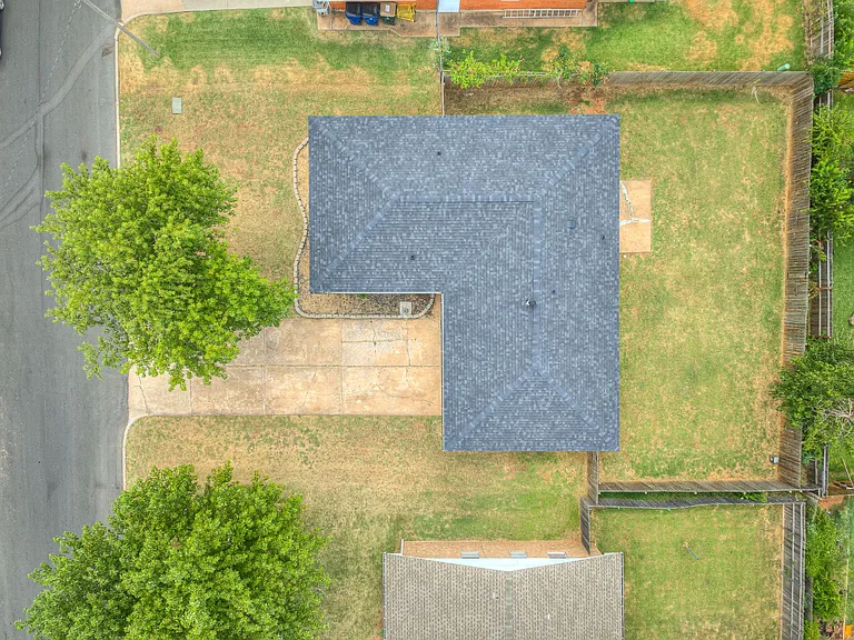 10005 Waverly Ave — Photo 3