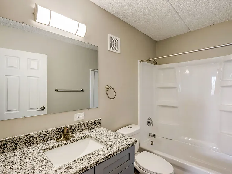 Bartlett Court Apartments — Photo 40
