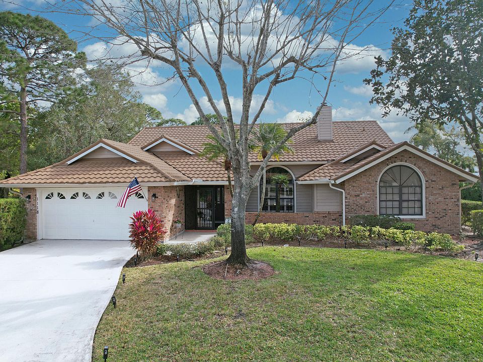 1st image of 1118 SW Forest Hill Cove