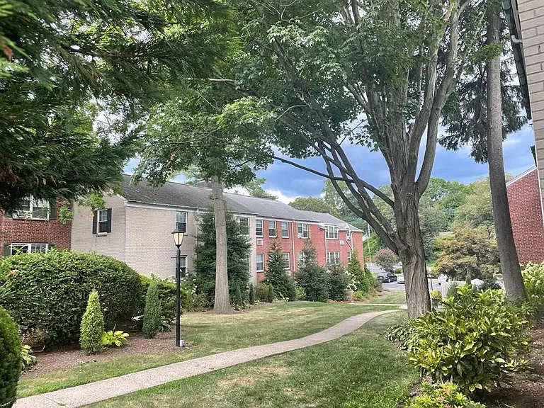The Metropolitan Wynnewood — Photo 31