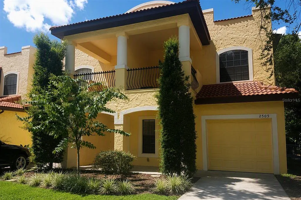 3 bed, 2.5 bath, 1711 sqft, $2,695 — Photo 1