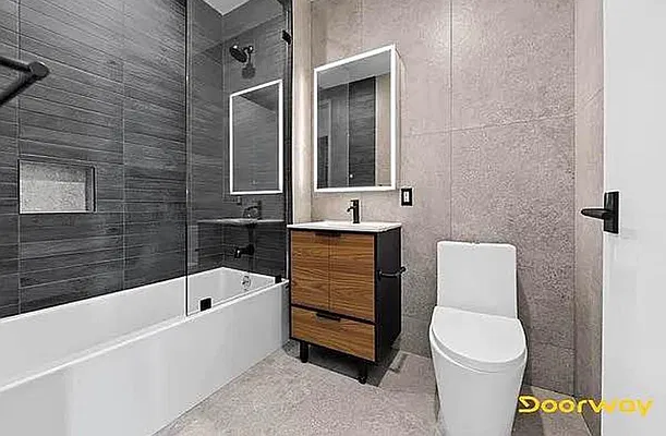 Bathroom, photo 1