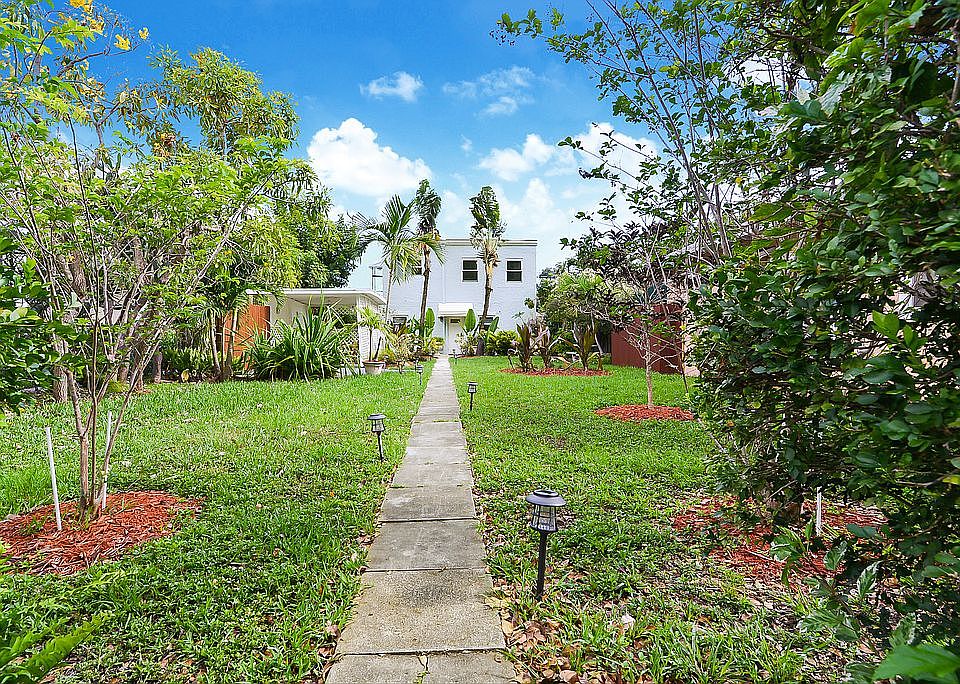 Front yard 