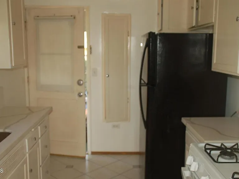 1637 Raymond Hill Rd — Photo 11