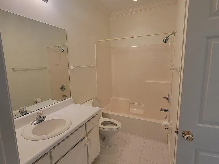 2617 Cypress St — Photo 7