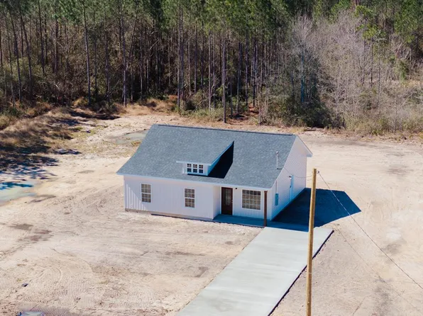 596 Beach Rd, Baxley, GA 31513