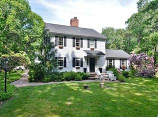 1 Shortwood Ln, Setauket, NY 11733