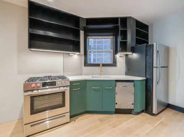 41 Van Wagenen Avenue image 20 of 26