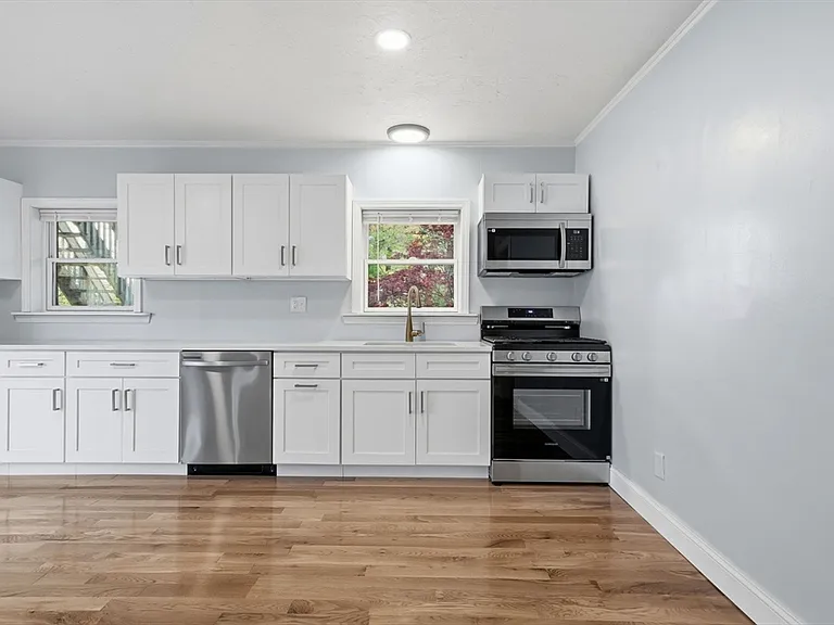 8 Ash St — Photo 14