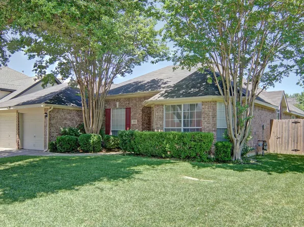 6922 Briarwood Dr, Fort Worth, TX 76132