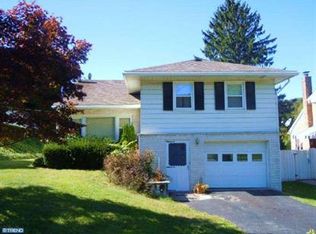 2202 Fernwood St, Reading, PA 19604