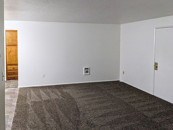 4th image of 3469-89 Livingston St NE #3489