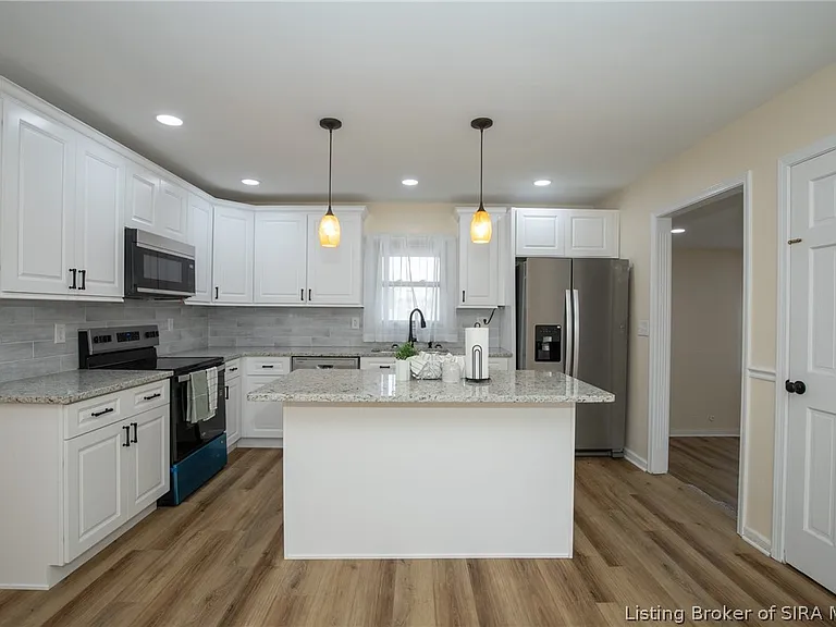 2413 Saint Andrews Rd — Photo 8