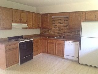 1st image of 7559 Elaine Dr
