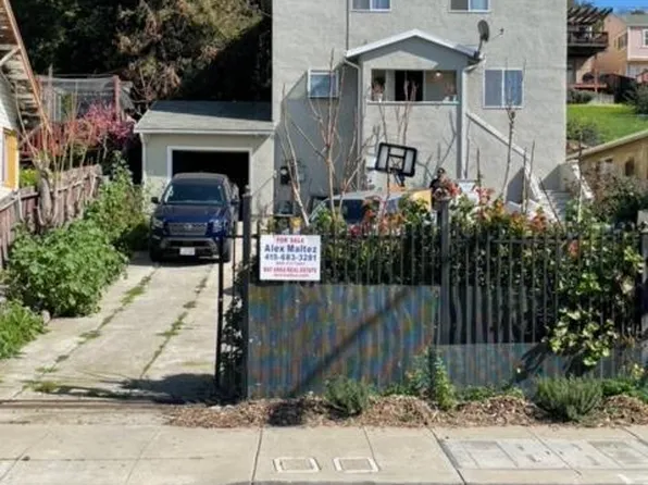 8810 Macarthur Blvd, Oakland, CA 94605