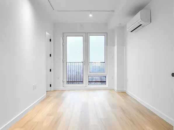 974 Carroll Street image 9 of 59