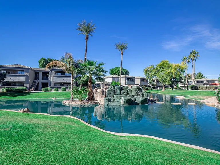 Luxe at Ocotillo — Photo 37