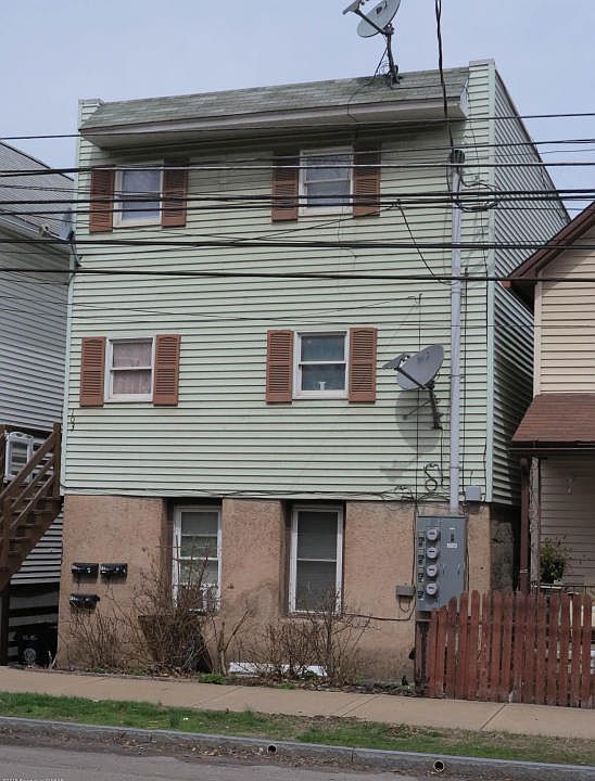 1st image of 103 Chestnut St