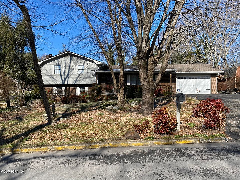 1st image of 113 Oakwood Dr