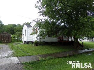 1025 W Robinson St, Harrisburg, IL 62946
