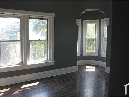 3 bed, $1,100 — Photo 1
