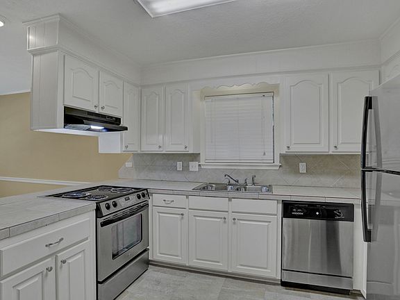 2nd image of 119 Twin Oaks Dr