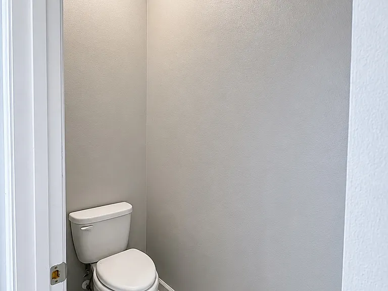 1061 Salina St SE — Photo 18
