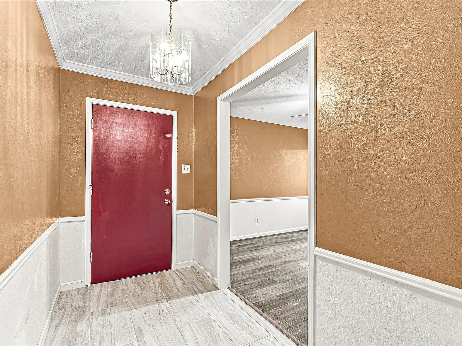 3 bed, 2.0 bath, 1865 sqft, $1,700 — Photo 3