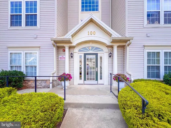 100 Beech Blvd APT 202, Warrington, PA 18976