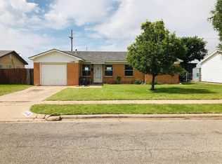 1104 Willow Rd, Pampa, TX 79065