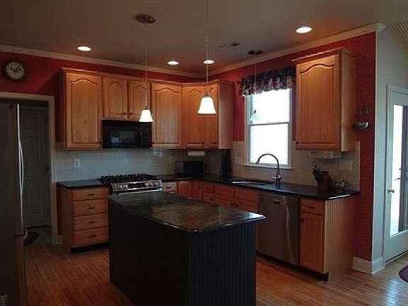 2nd image of 838 Tremont Dr