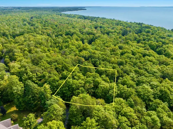 9 Aspen Trl #9, Kewadin, MI 49648