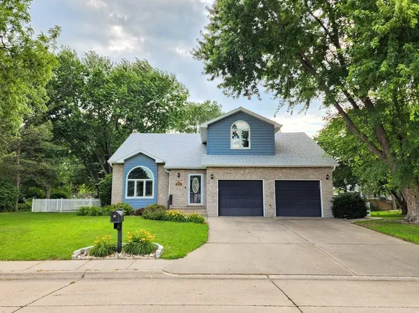 2522 August St, Grand Island, NE 68801