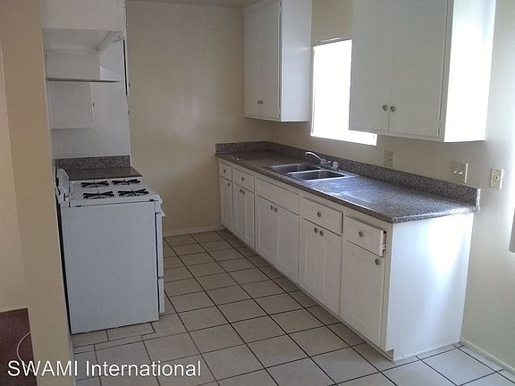 2nd image of 947 Myrtle Ave APT 06