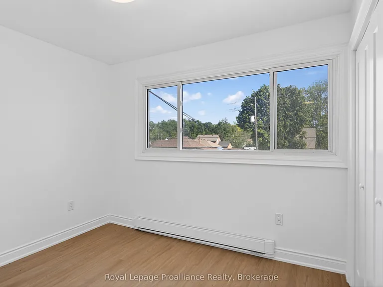 171 Hazlitt St #2 — Photo 10