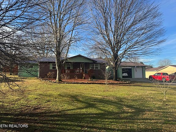 3rd image of 457 Oakhill Dr