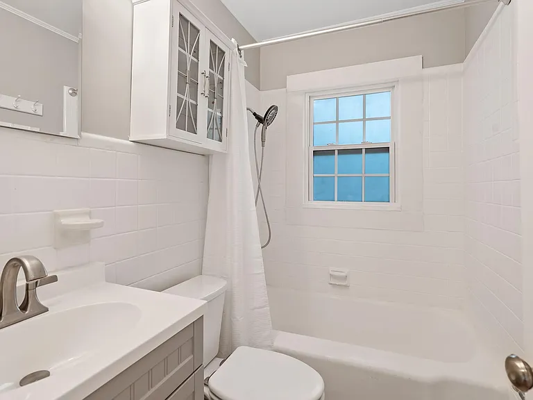 120 Woodale Dr — Photo 10