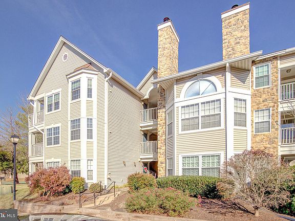 3rd image of 5601 Willoughby Newton Dr Unit 26