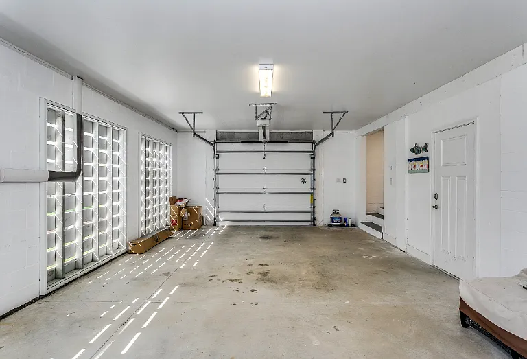 6599 Carlinga Dr — Photo 13