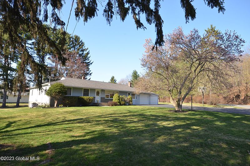 3rd image of 28 Nancy Drive