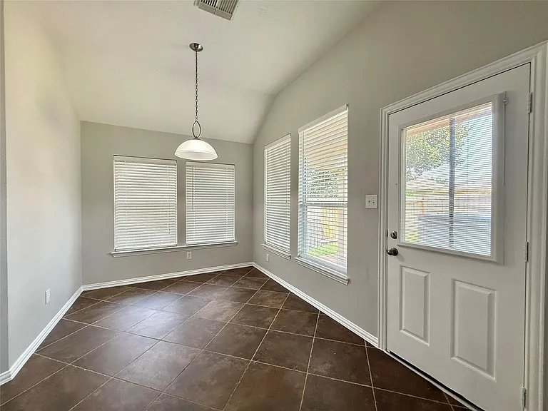 26823 Lakeridge Park Ln — Photo 10