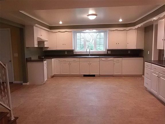 2nd image of 738 Peirson Ave