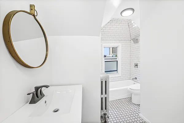 Rented by Compass | media 7